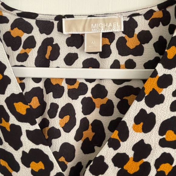 Michael Kors Animal Print Top 🐅🦏🦓 like new size Medium - Picture 2 of 2